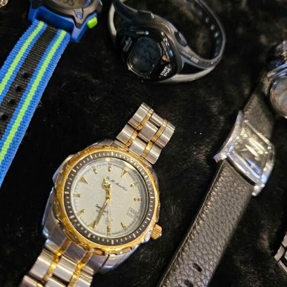 Resellers lot of working watches main image 4